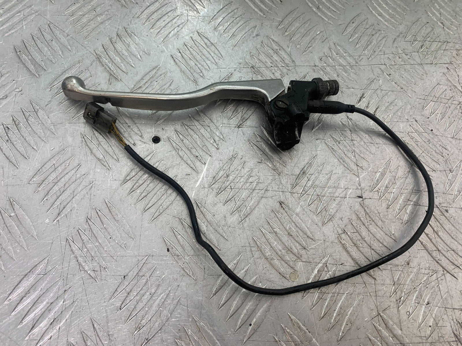 APRILIA 650 PAGASO STRADA CLUTCH LEVER AND BRACKET   YEAR 2005-2010 (CMB1260)