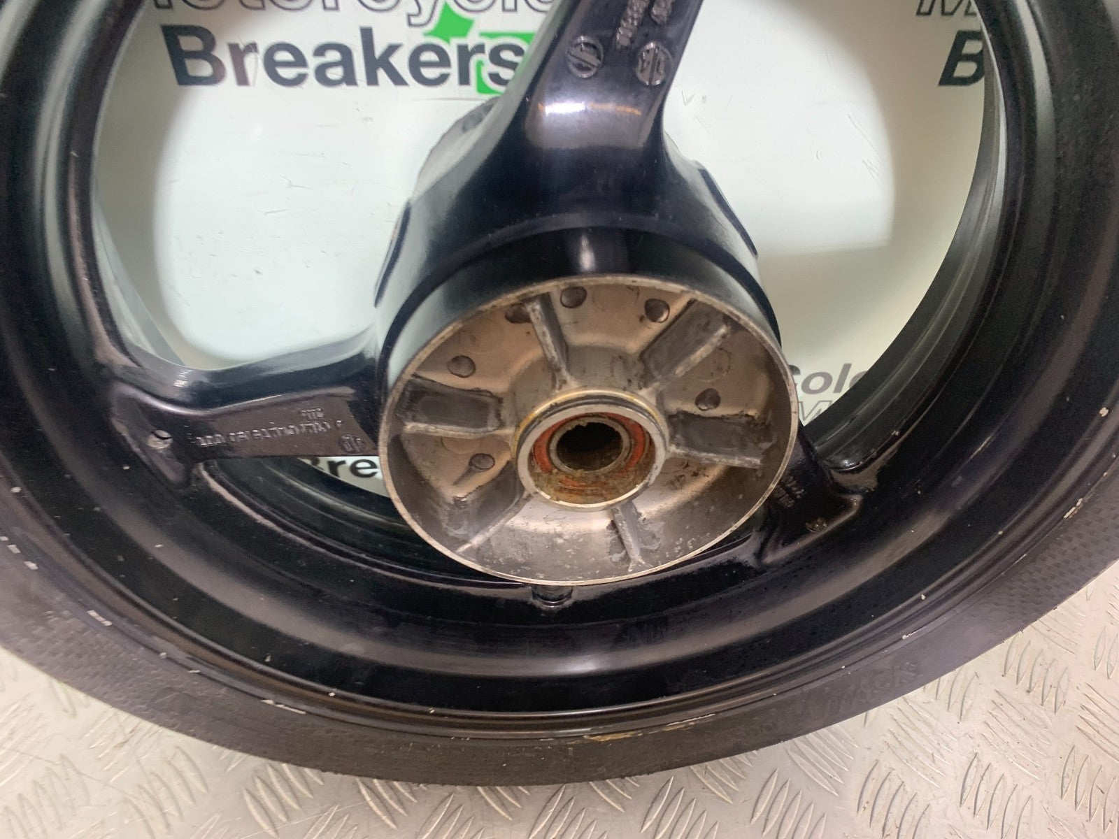 HONDA CBR600 CBR 600 RR REAR WHEEL  YEAR 2003-2004 CMB1173)