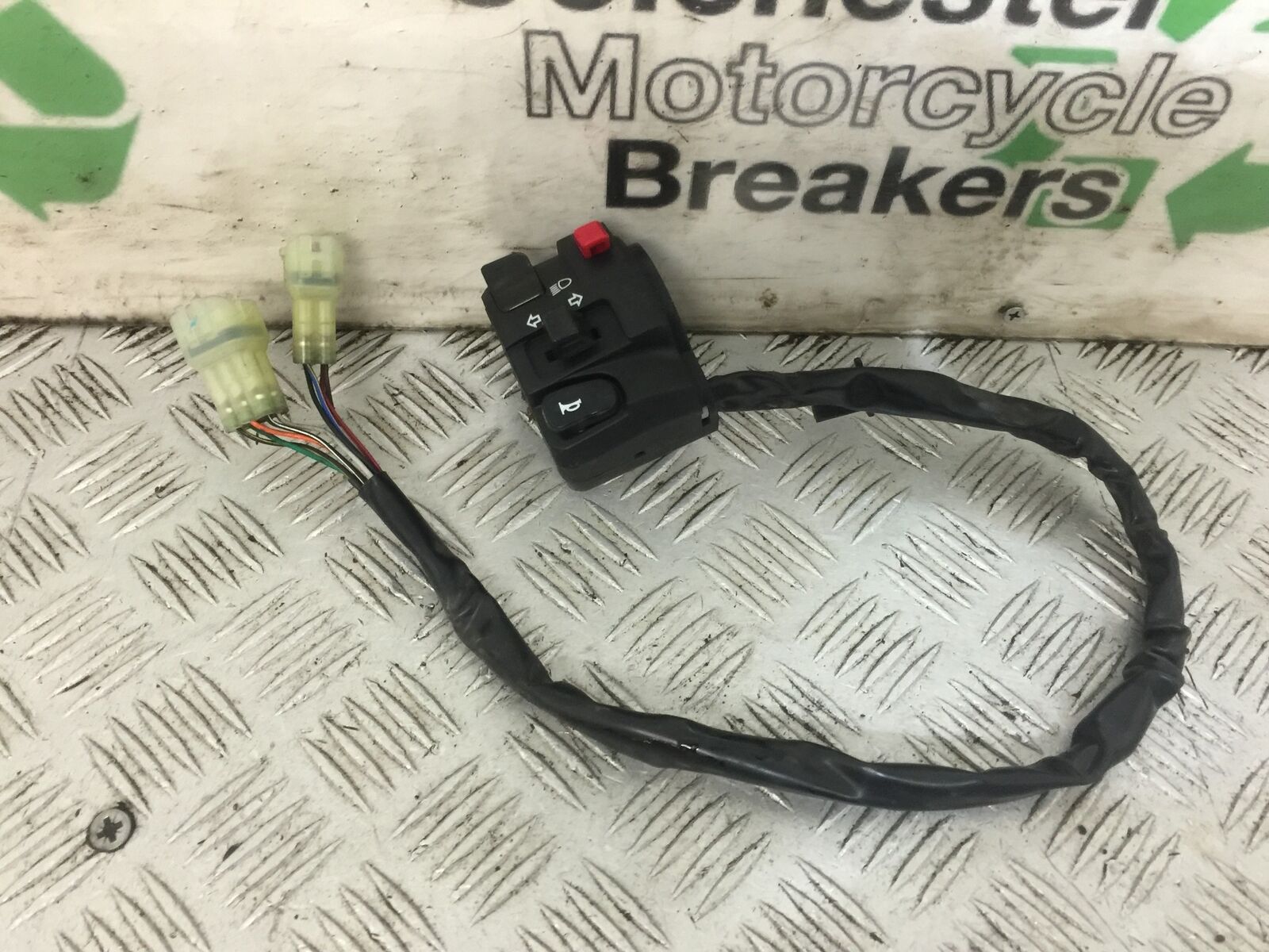 KAWASAKI NINJA 650 LEFT SWITCH GEAR   YEAR 2021 (STOCK 805)