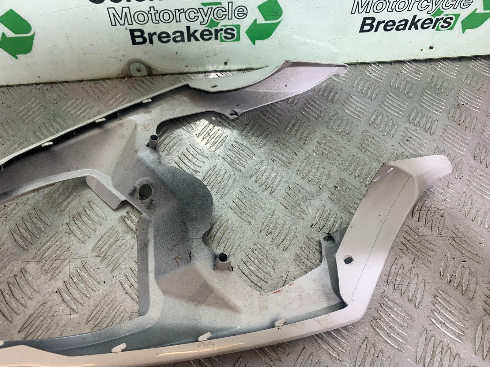 YAMAHA YZF R1 14 B BIG BANG SEAT UNIT   2009-14 (CMB1175)