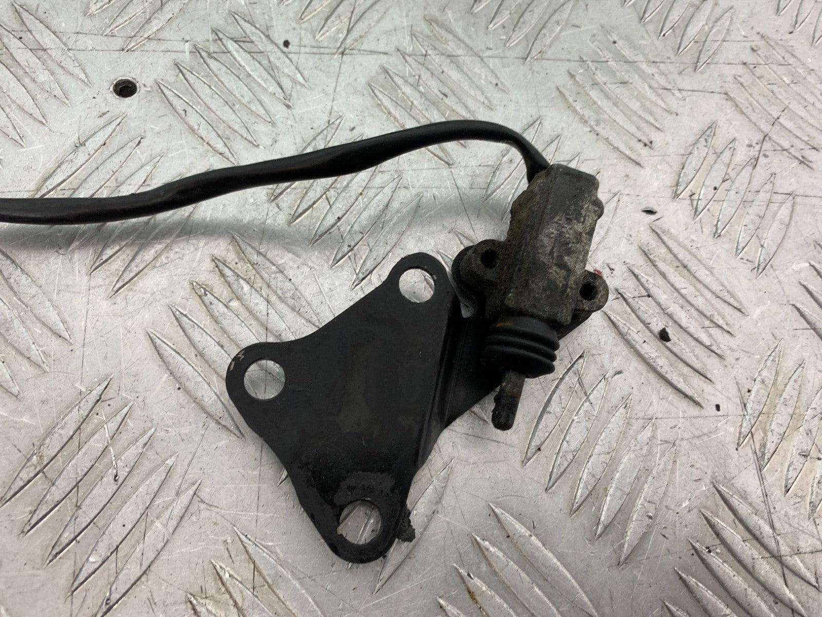 TRIUMPH 955i DAYTONA SIDE STAND SWITCH YEAR 2002-2006 (CMB1229)