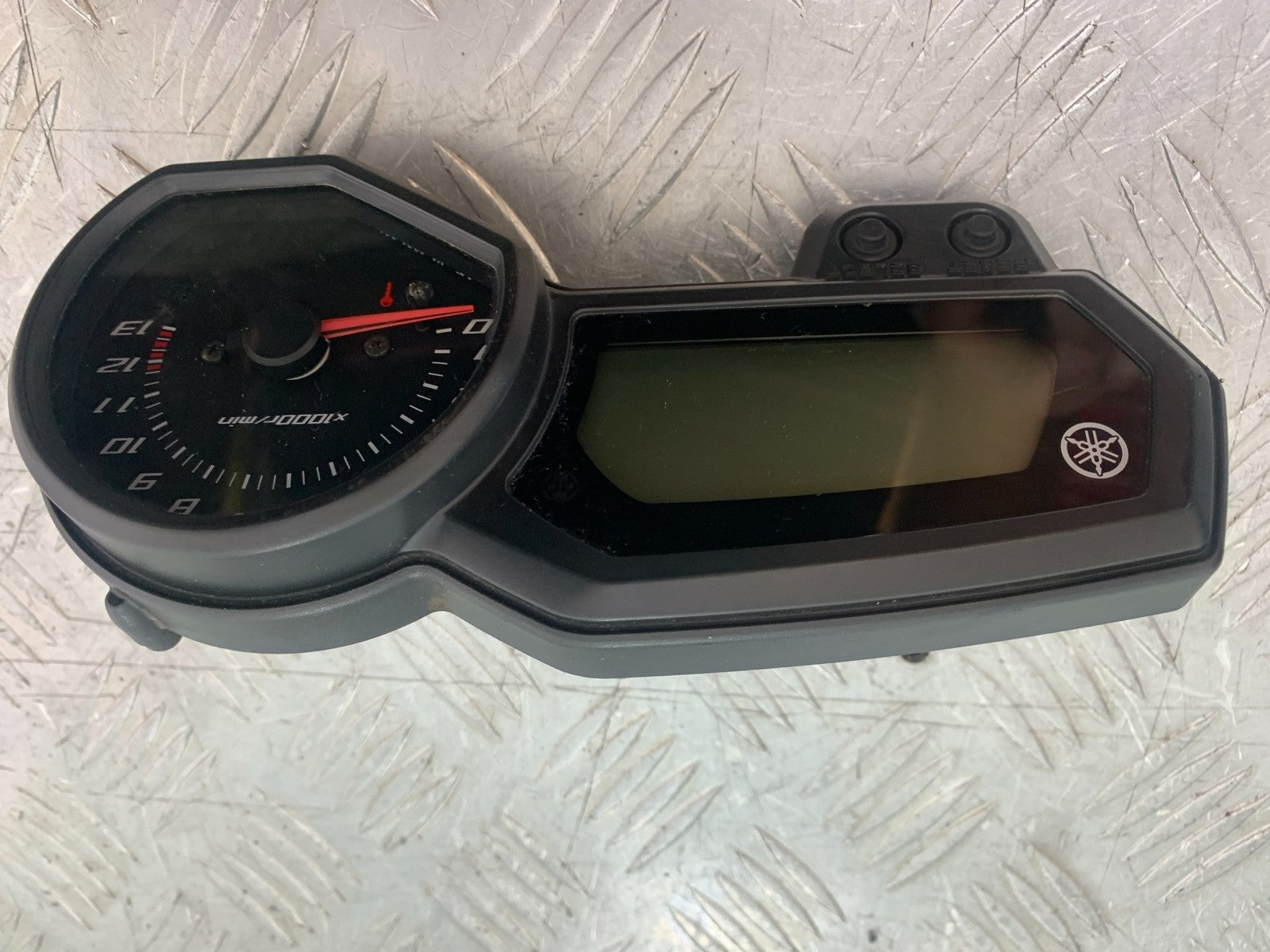YAMAHA XJ6 XJ6-S CLOCKS SPEEDO DASH   YEAR 2009-2015  (CMB1212)
