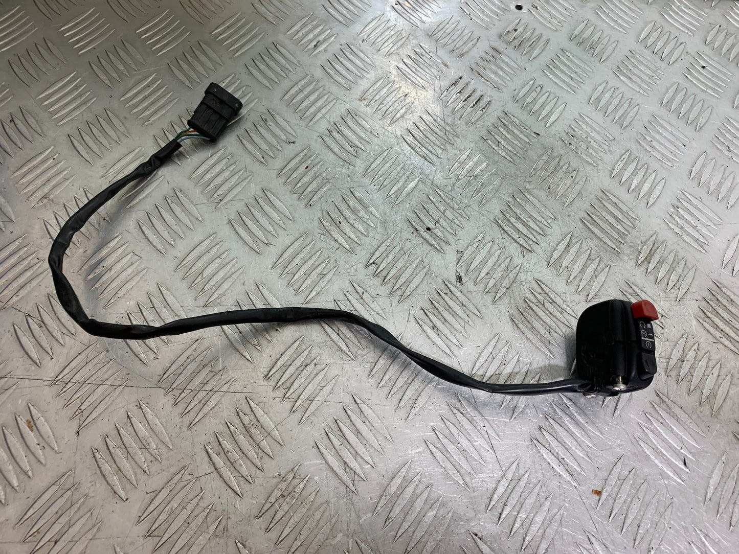 APRILIA TUONO 1000 V4R RIGHT SWITCH GEAR YEAR 2011-13  (CMB1316)