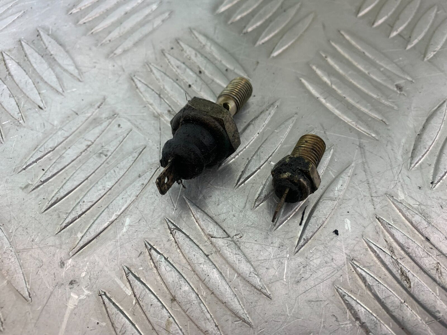 TRIUMPH 955i SPRINT ST ENGINE SENSORS  YEAR 1999-2004 (STOCK 735)