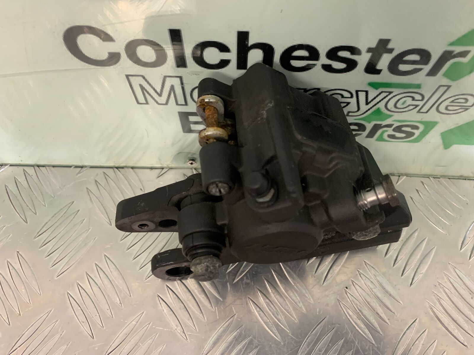 TRIUMPH TIGER 800 XCX REAR BRAKE CALIPER YEAR 2015-2017  (STOCK 966)