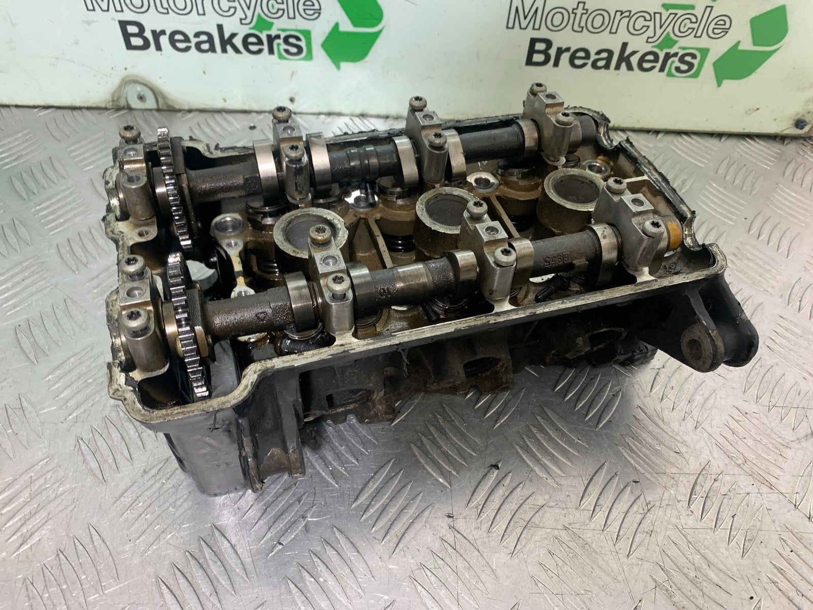 TRIUMPH 955i SPRINT ST CYLINDER HEAD AND CAMS   YEAR 1999-2004