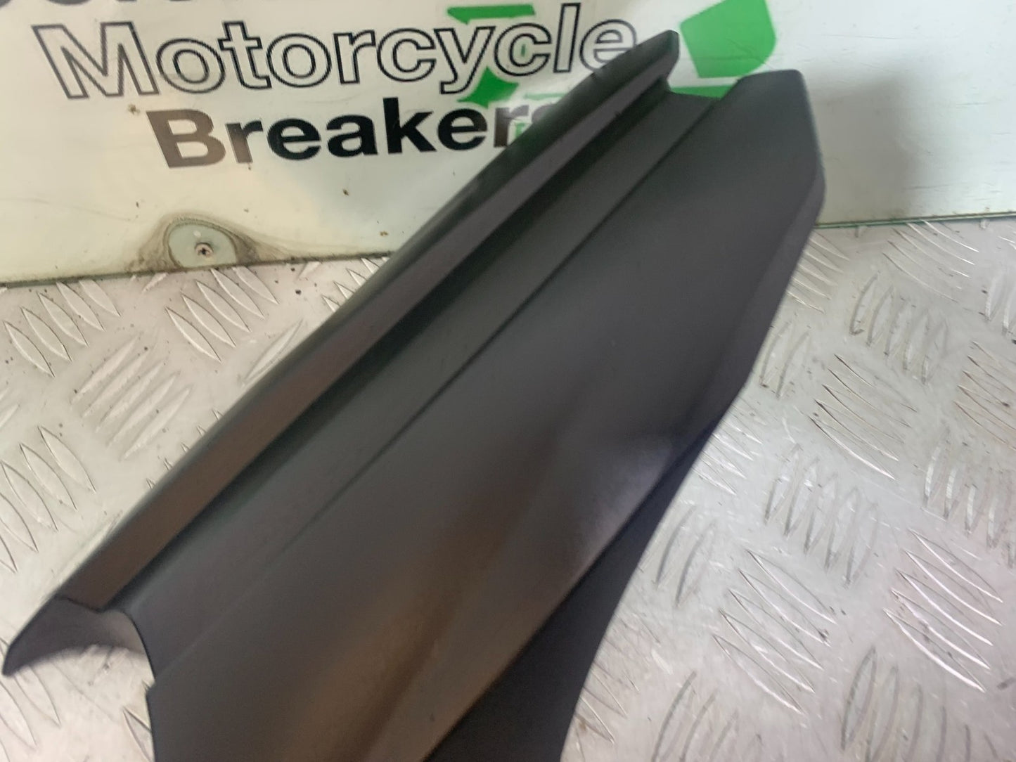 TRIUMPH 675 STREET TRIPLE HUGGER  2013-2016 (CMB1186)
