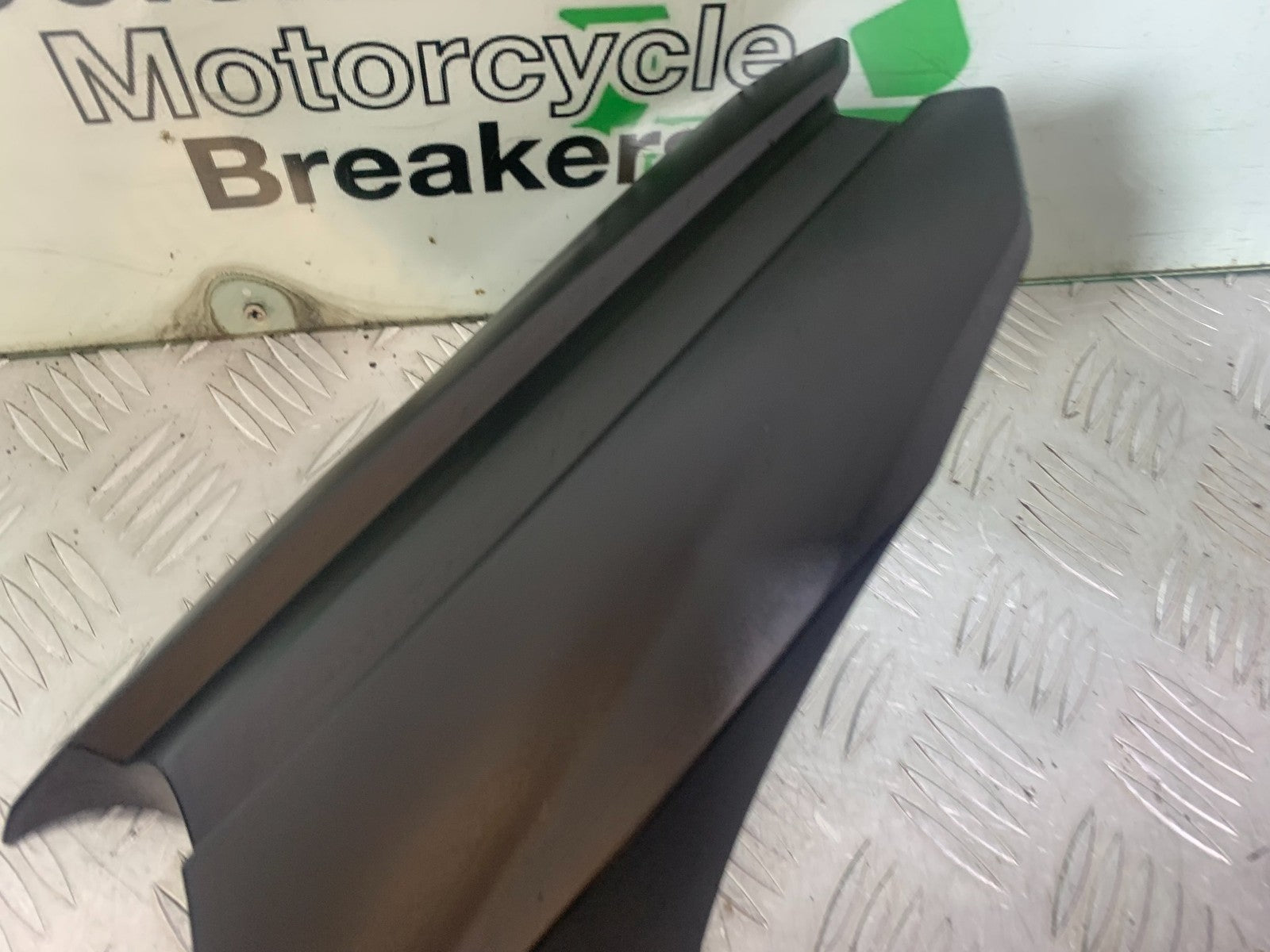 TRIUMPH 675 STREET TRIPLE HUGGER  2013-2016 (CMB1186)