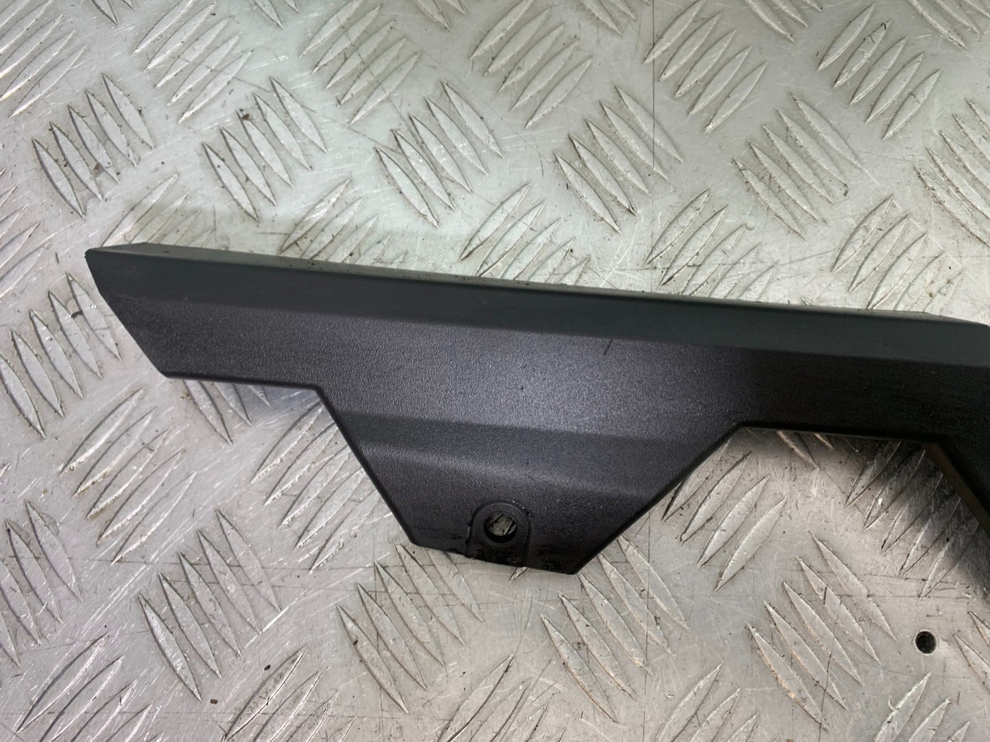 ROYAL ENFIELD HIMALAYAN 411 CHAIN GUARD   YEAR 2018-2023 (CMB1279)