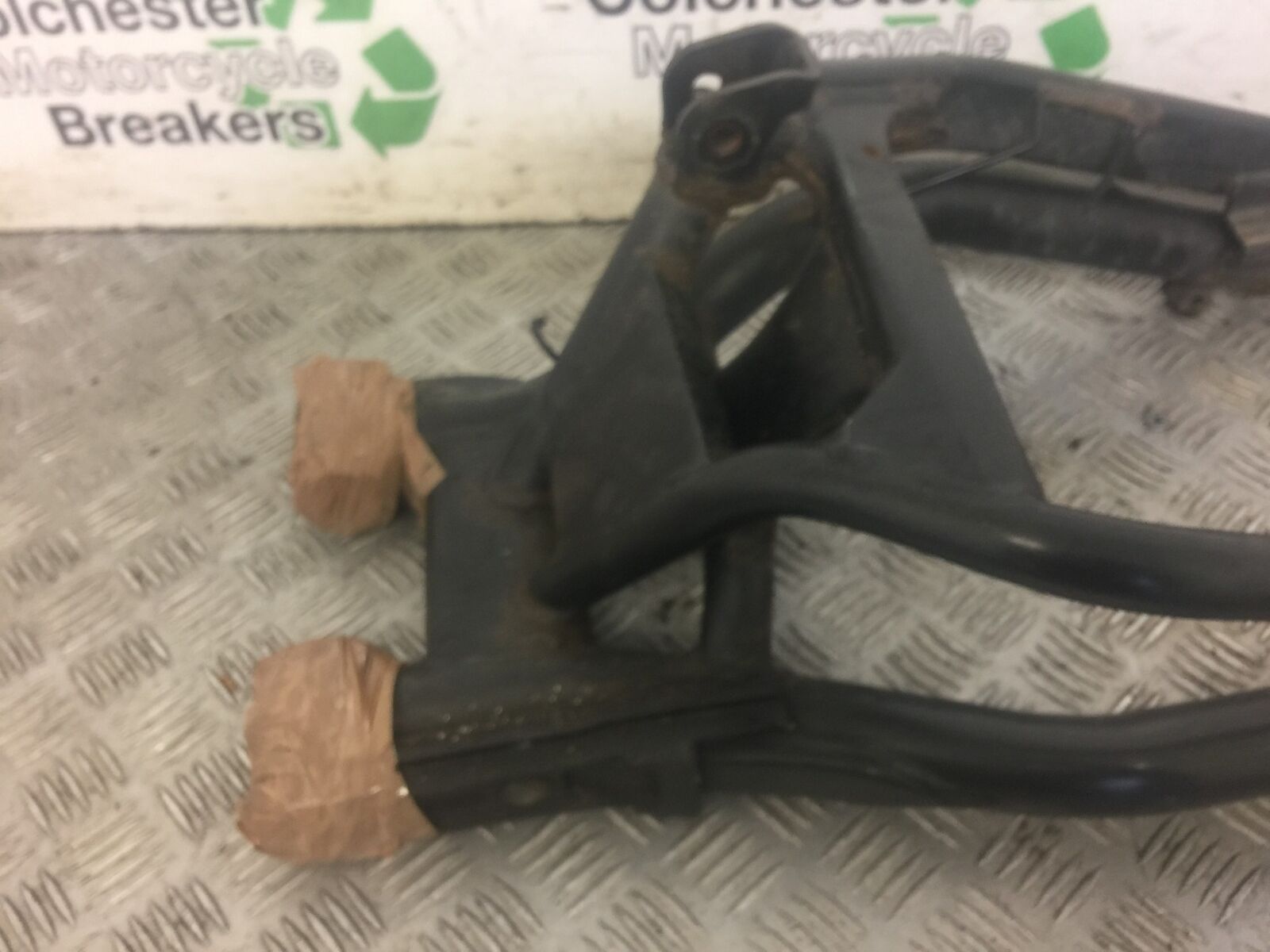 KAWASAKI ER6 N SWINGARM YEAR 2012-2015 (STOCK 568)