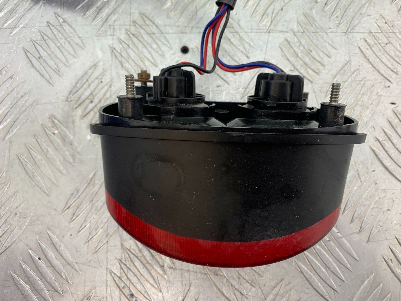 TRIUMPH 955i SPRINT ST REAR LIGHT YEAR 1999-04 (CMB1230)