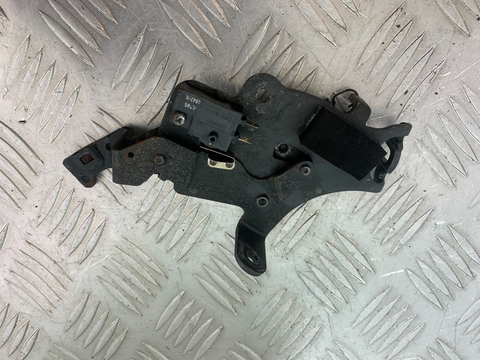 SUZUKI AN400 AN 400 BURGMAN SEAT CATCH   YEAR 2017-2024 (CMB1118)