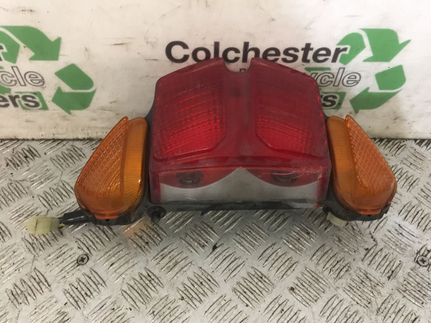 YAMAHA FJR1300 FJR 1300 REAR LIGHT  YEAR 2001-05 (STOCK 814)