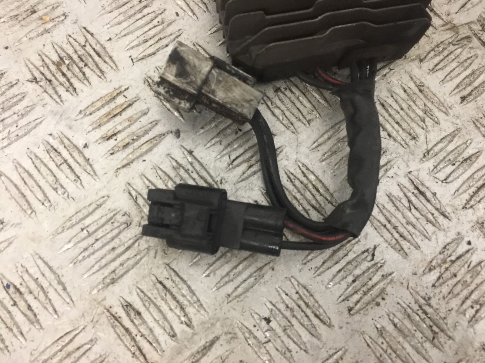 SUZUKI VLR1800 VLR 1800 REGULATOR  YEAR 2010 (STOCK 815)