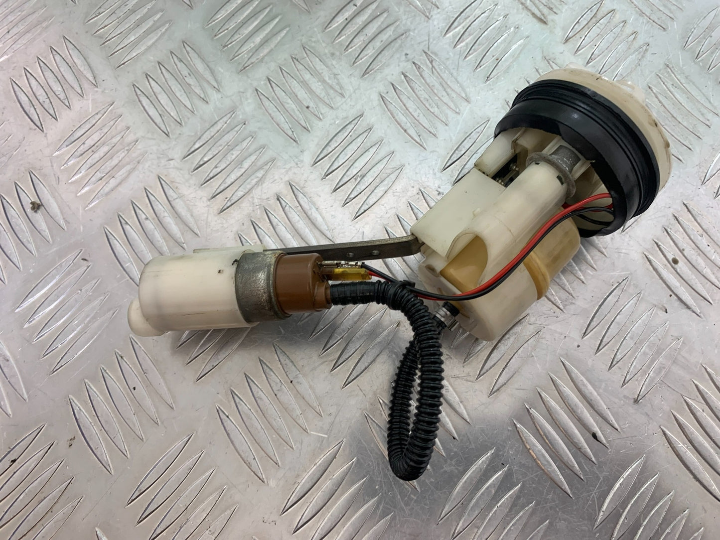 APRILIA RS4 125 PETROL PUMP   YEAR 2011-2016 (STOCK 994)