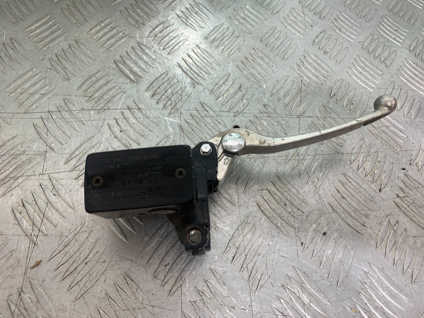 SUZUKI GW250 GW 250 INAZUMA FRONT MASTER CYLINDER  YEAR 2013-2018  (CMB1205)