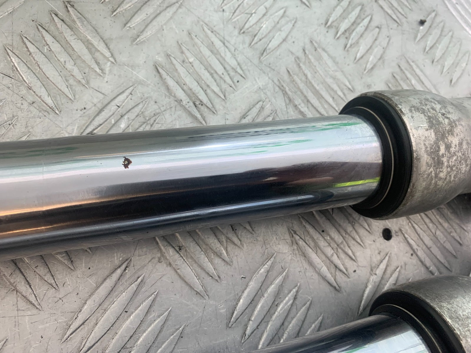 SUZUKI GSX750 INAZUMA FORKS (SOLD AS PARTS)  YEAR 1998-2003 (CMB1308)