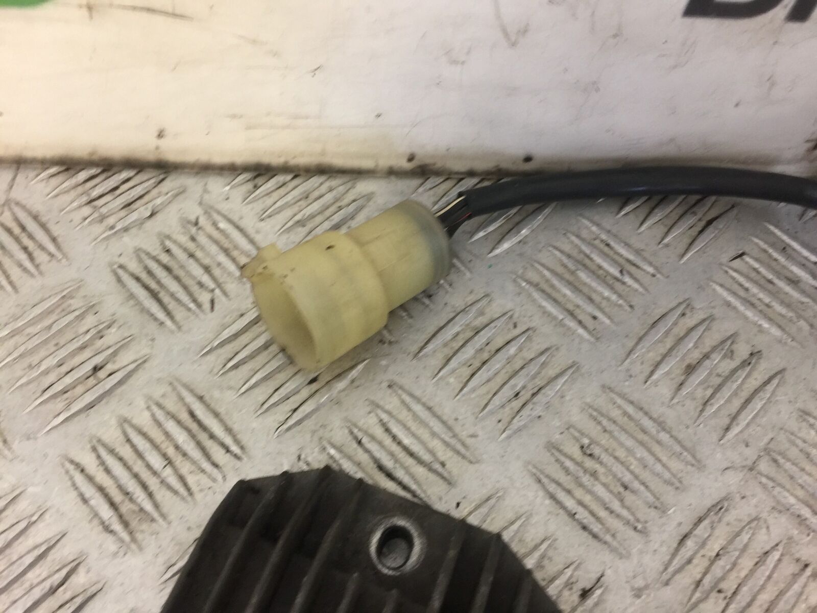 KAWASAKI ZX6R ZX6 J REGULATOR   YEAR 2000  (STOCK 456)