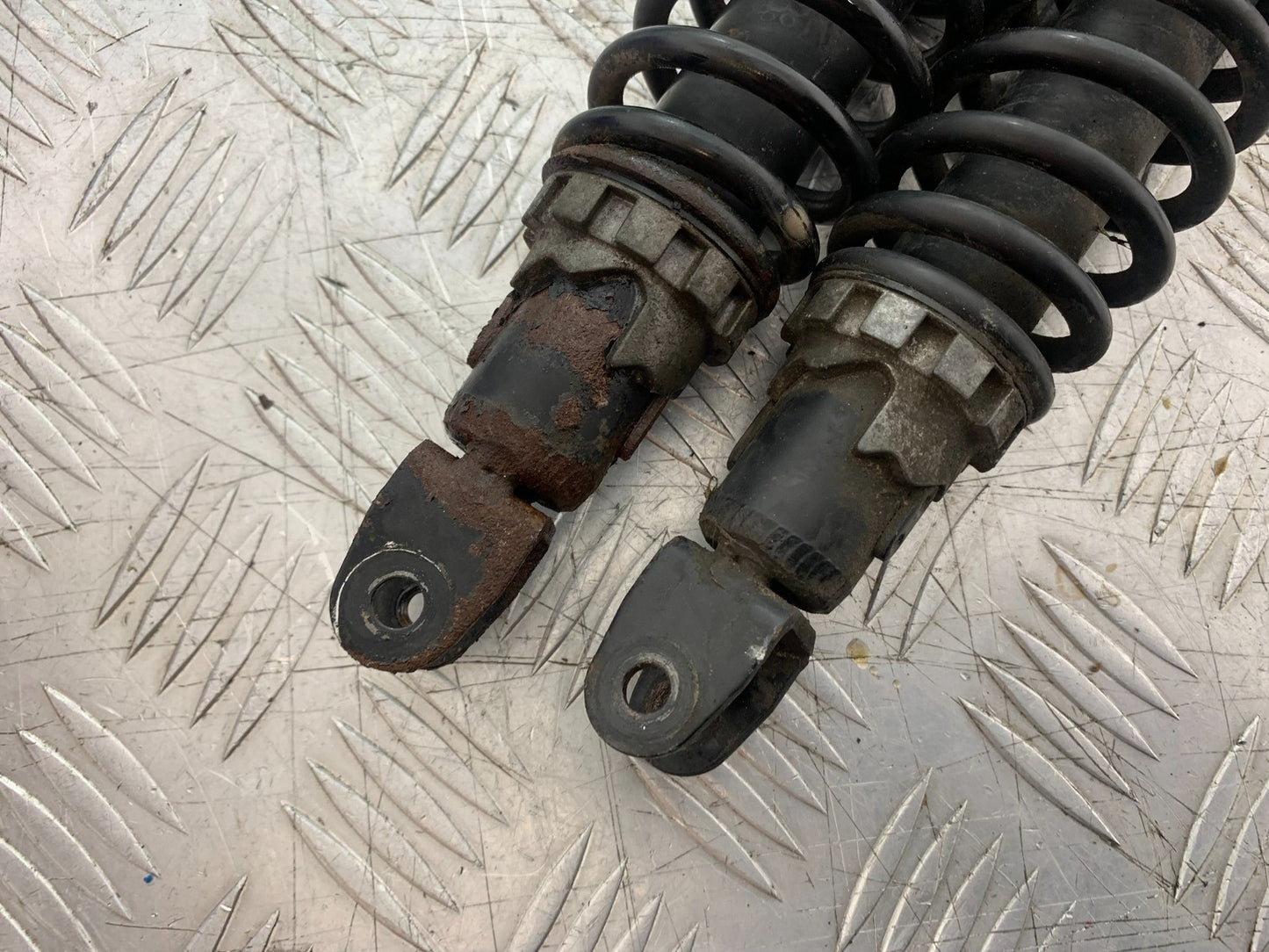 YAMAHA XMAX 250 XMAX 250 REAR SHOCKS  YEAR 2006-09 (CMB1201)