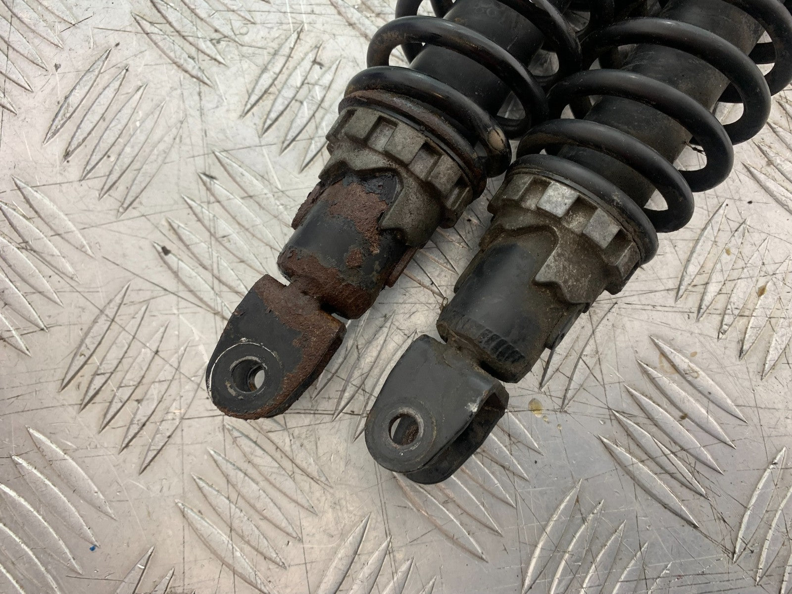 YAMAHA XMAX 250 XMAX 250 REAR SHOCKS  YEAR 2006-09 (CMB1201)