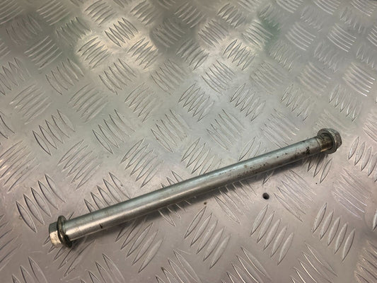 KAWASAKI ZX6R ZX6 J SWINGARM SPINDLE YEAR 2000 (STOCK 947)