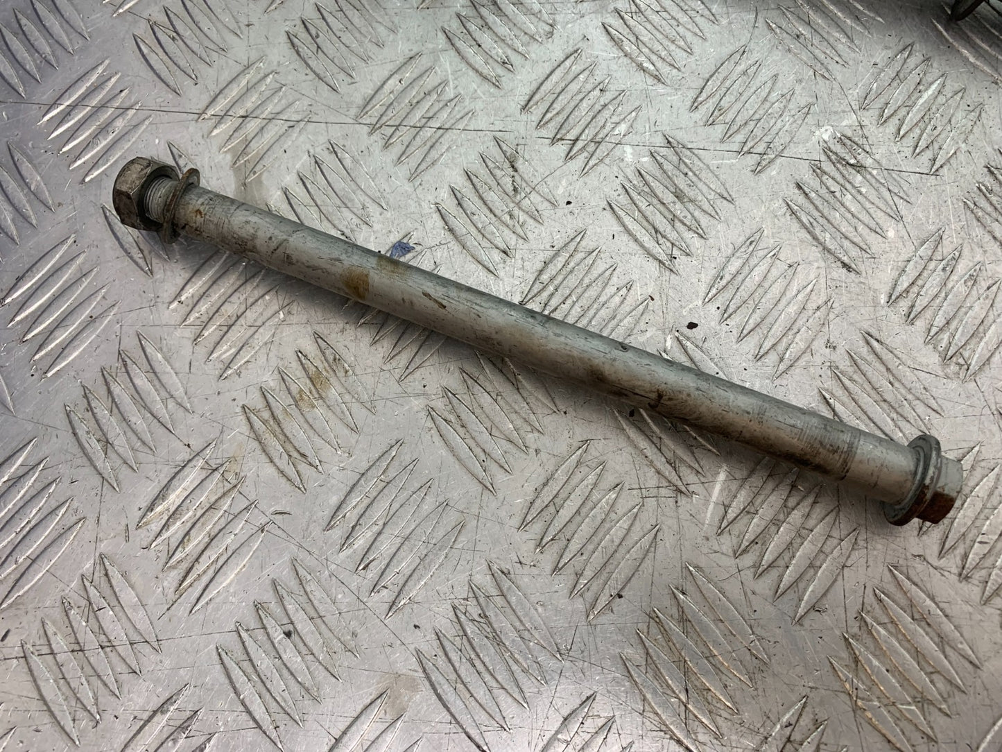 HONDA NC700 X SWINGARM SPINDLE  YEAR 2012-2014 (CMB1327)
