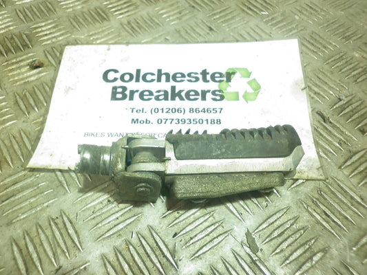 SUZUKI GSF1200 GSF 1200 BANDIT FRONT RIGHT FOOTPEG YEAR 1998
