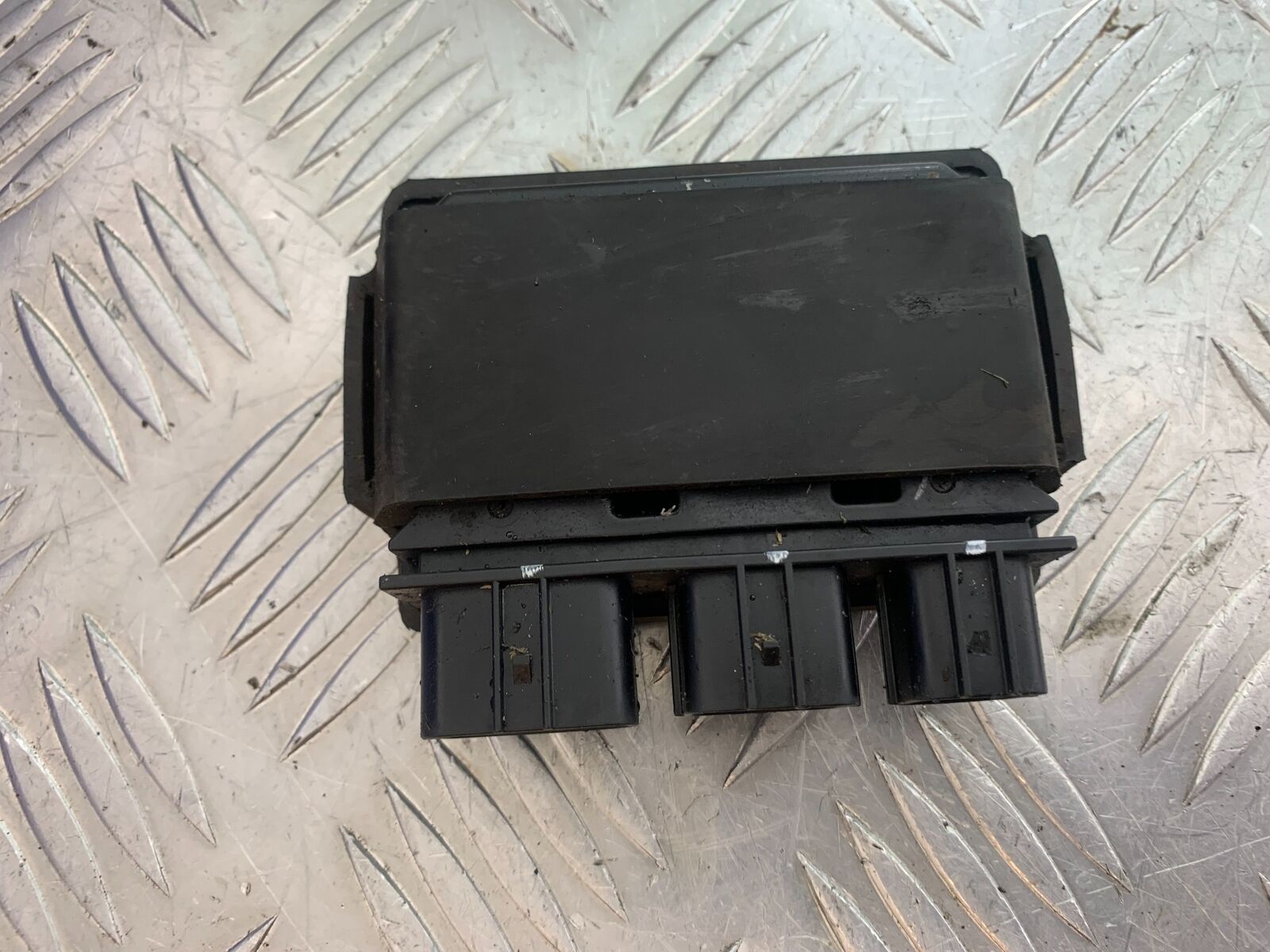 KAWASAKI Z650 ER650 KNFAN FUSE BOX  YEAR 2022-2024 (CMB1112)