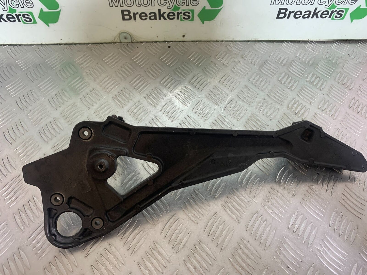 YAMAHA XJ6 XJ6-S LEFT HANGER  YEAR 2009-2015  (CMB1070)