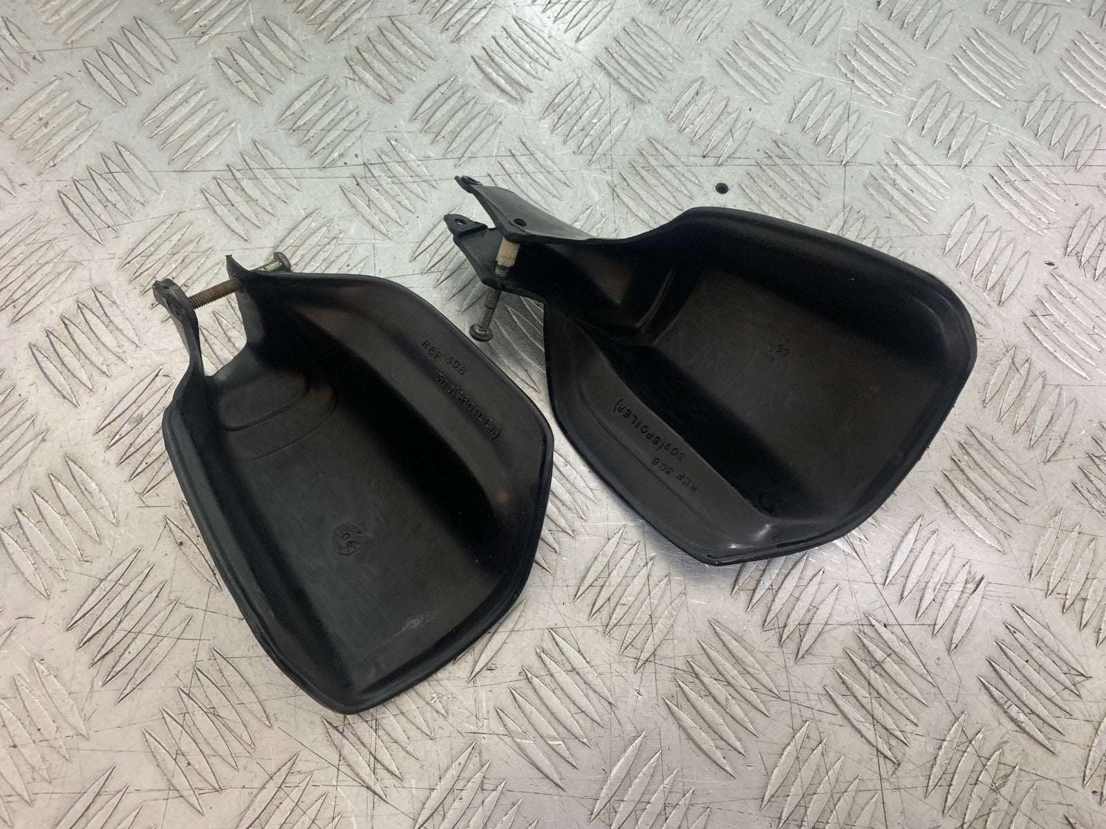 HONDA XL125 VARADERO HAND GUARDS YEAR 2001-2006  (CMB1210)