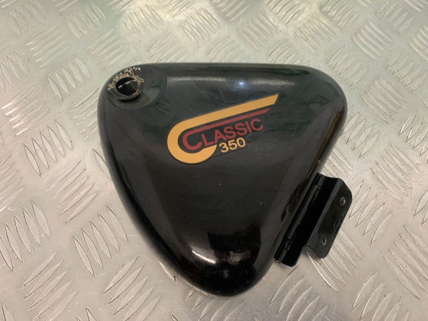 ROYAL ENFIELD 350 CLASSIC SIDE PANEL YEAR 2022 (STOCK 967)