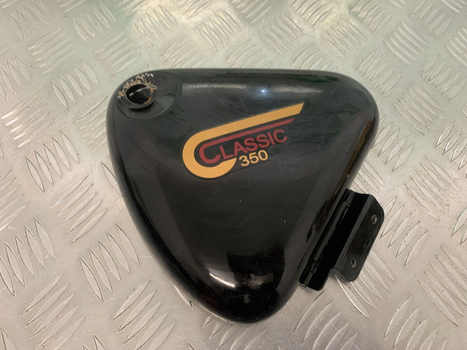 ROYAL ENFIELD 350 CLASSIC SIDE PANEL YEAR 2022 (STOCK 967)