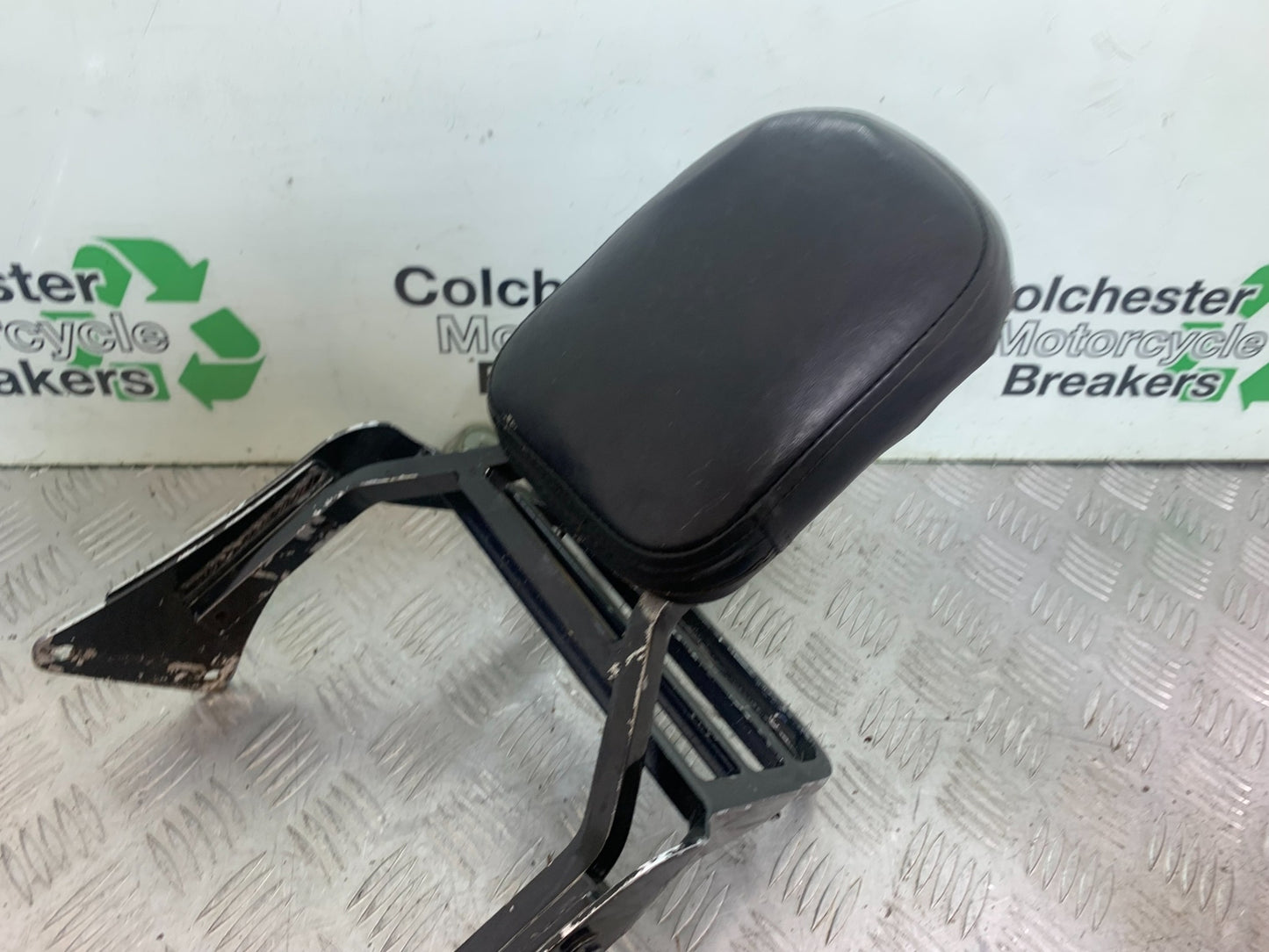 KAWASAKI VN1500 CLASSIC BACKREST AND PAD   YEAR 1999 -2006 (CMB1166)