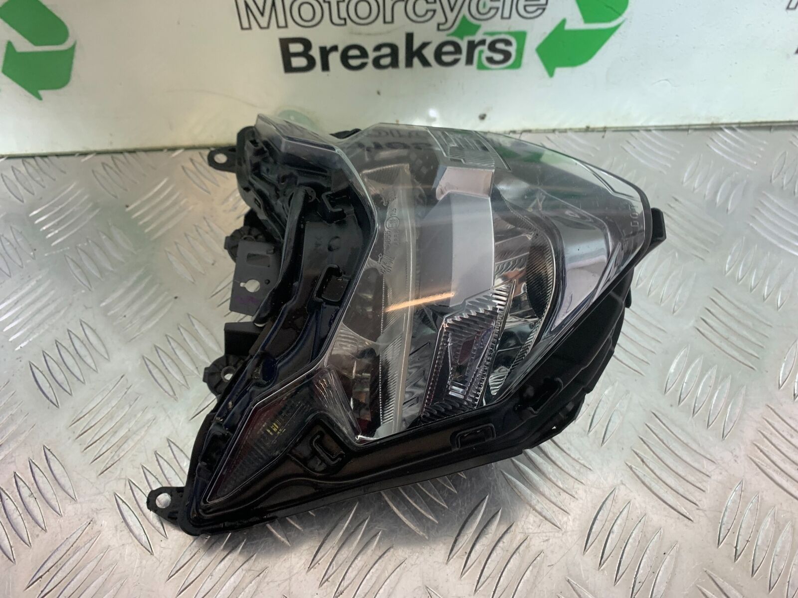 HONDA CBR650 F CBR 650F HEADLIGHT YEAR 2014-2017  (STOCK 998)