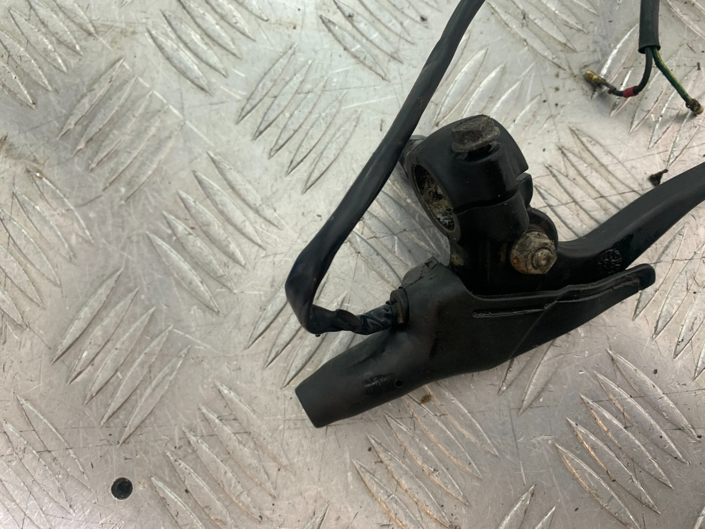 HONDA CG125 CG 125 FRONT BRAKE LEVER AND BRACKET YEAR 1998-2000 (CMB1282)