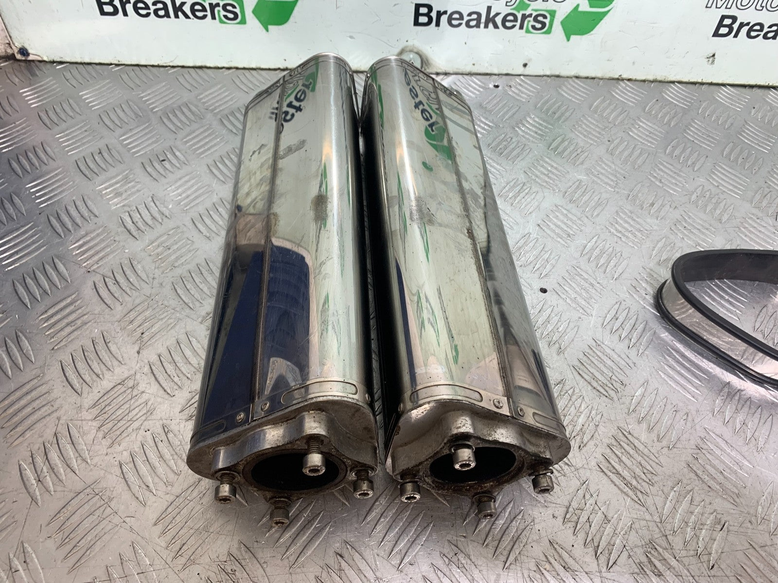 SUZUKI SV1000 SV 1000 TRI-OVAL SILENCERS  YEAR 2003-2007 (CMB1293)
