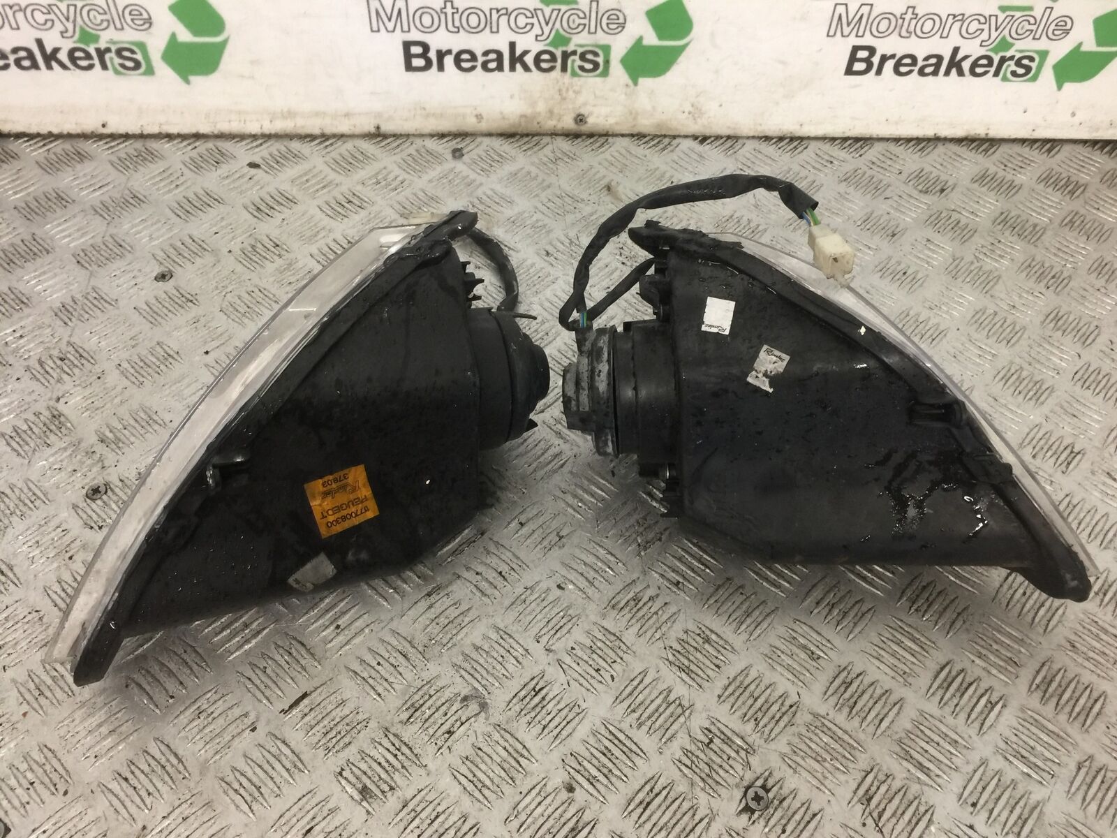 PEUGEOT GEOPOLIS 125 HEADLIGHTS    YEAR 2011  (STOCK 887)