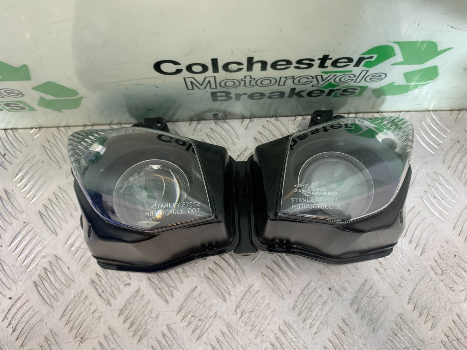 KAWASAKI ZX10R ZX10 R HEADLIGHT  2008-2010 (CMB1301)