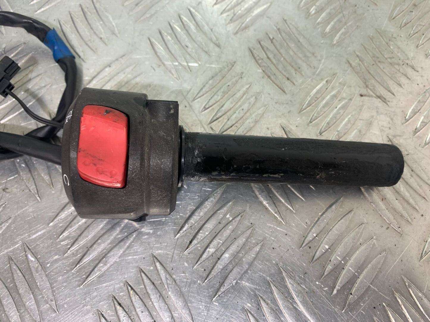 SUZUKI GSF1250 GSF 1250 BANDIT RIGHT SWITCH GEAR YEAR 2007-2011 (CMB1125)