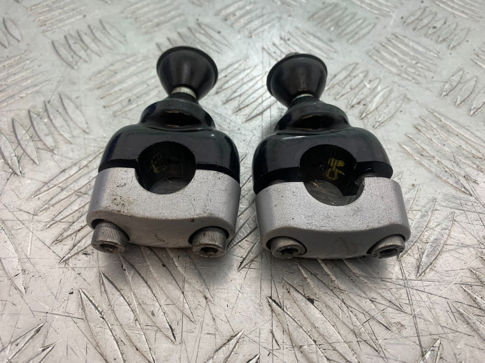 BSA 650 GOLD STAR HANDLEBAR RISERS   YEAR 2022-2025 (CMB1262)
