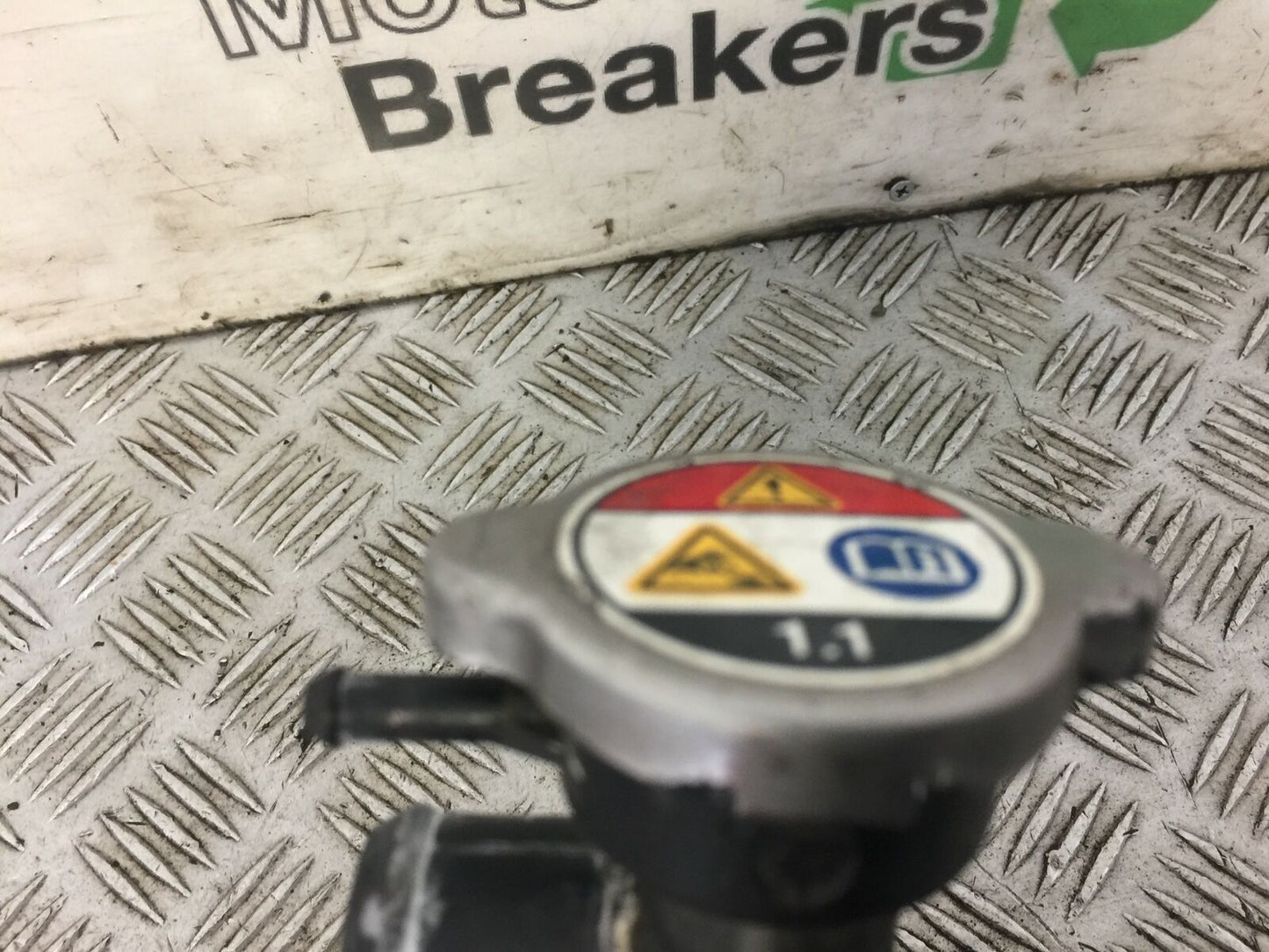 HONDA VFR800 V TEC RADIATOR CAP  YEAR 2009-2013  (ABS) STOCK 576