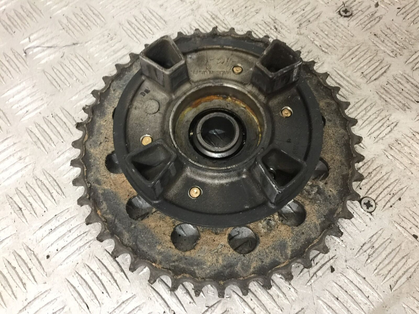 KAWASAKI ZX9R ZX9B REAR SPROCKET CARRIER YEAR 1994 (STOCK 860)