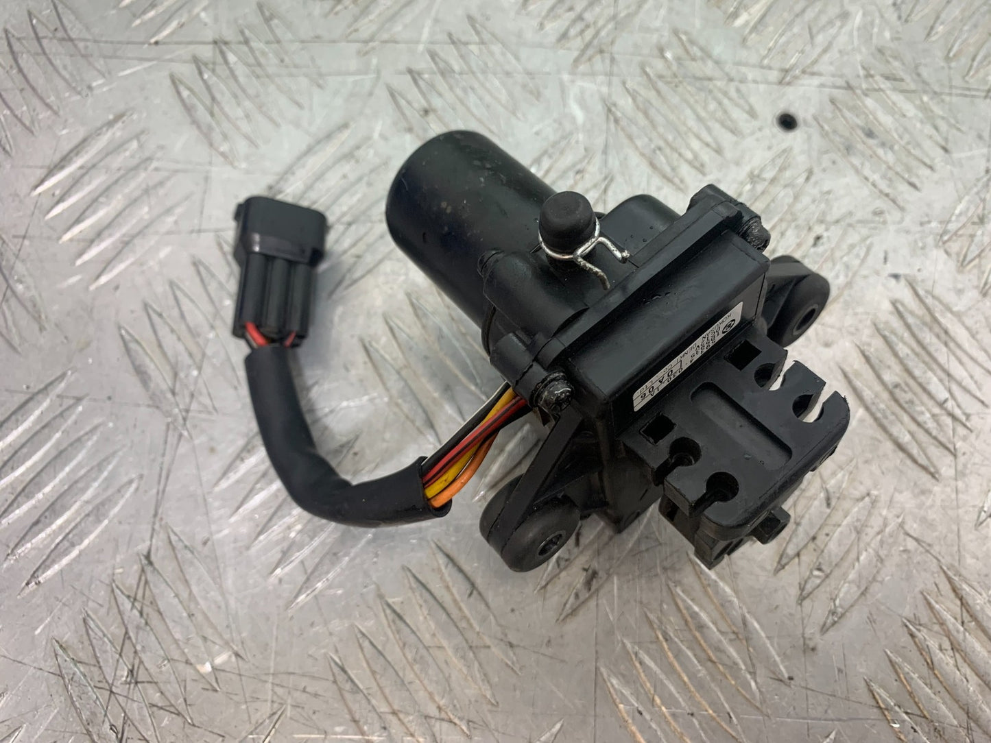 DUCATI 1198 S EXHAUST SERVO MOTOR  YEAR 2009-2011 (CMB1219)