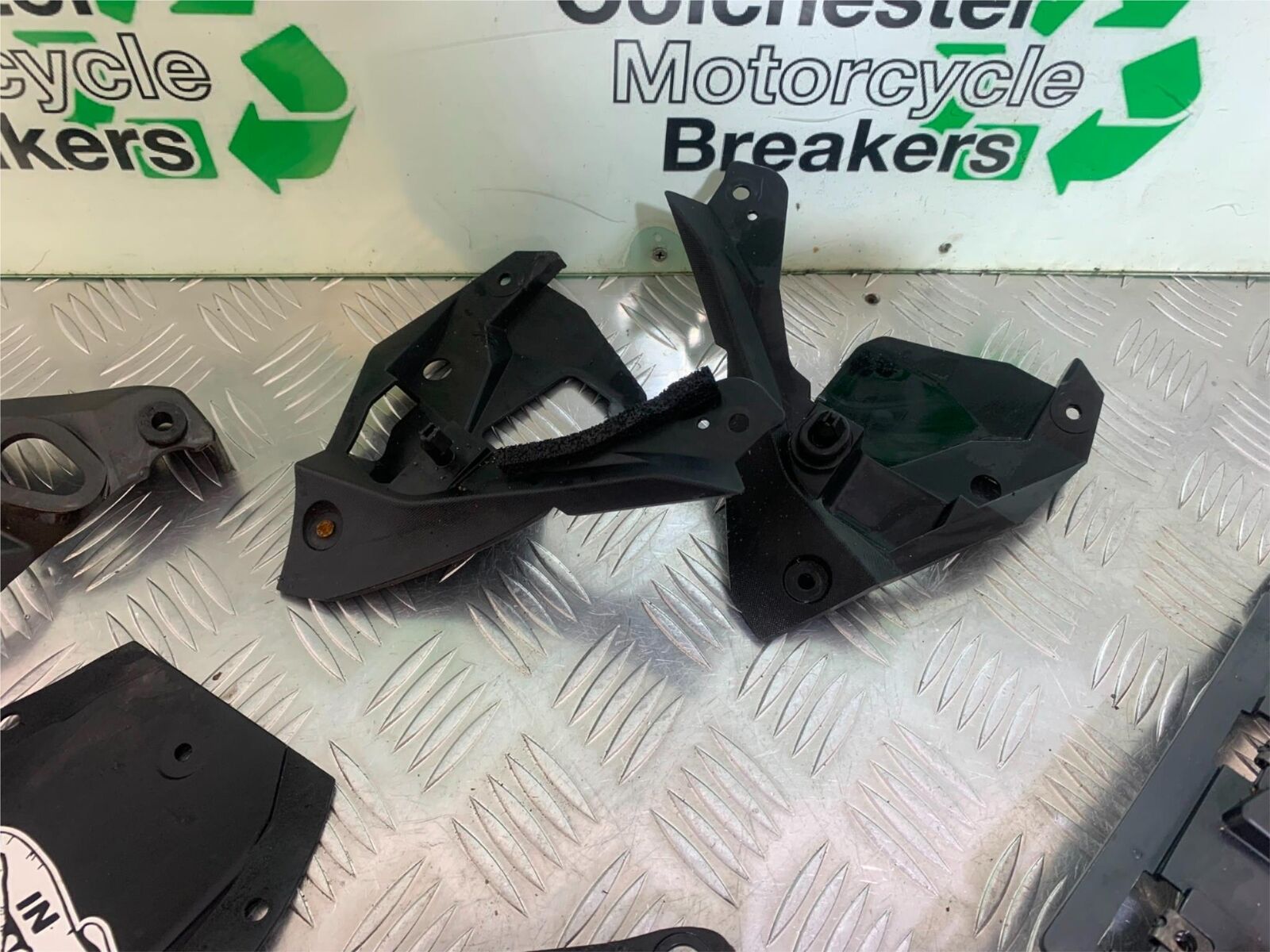 YAMAHA MT07 MT-07 INFILL PANELS  YEAR 2014 (STOCK 995)