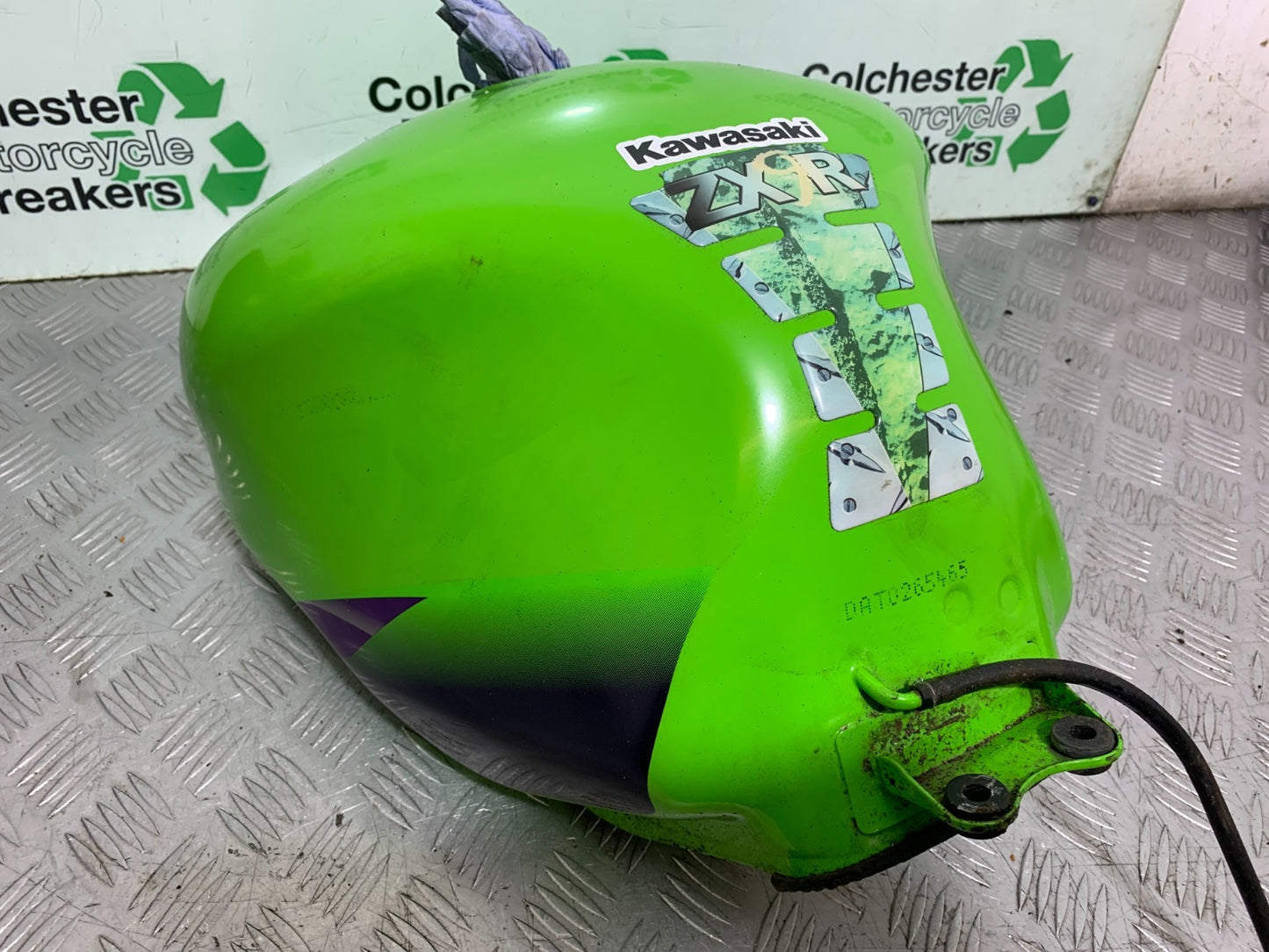 KAWASAKI ZX9R ZX9 R PETROL TANK YEAR 1998-1999 (CMB1329)