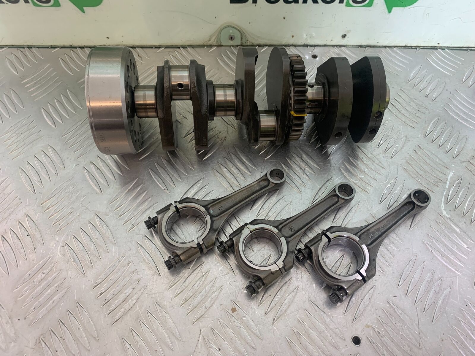 MV AGUSTA TURISMO VELOCE 800 CRANKSHAFT AND RODS  YEAR 2014-17 (CMB1051)