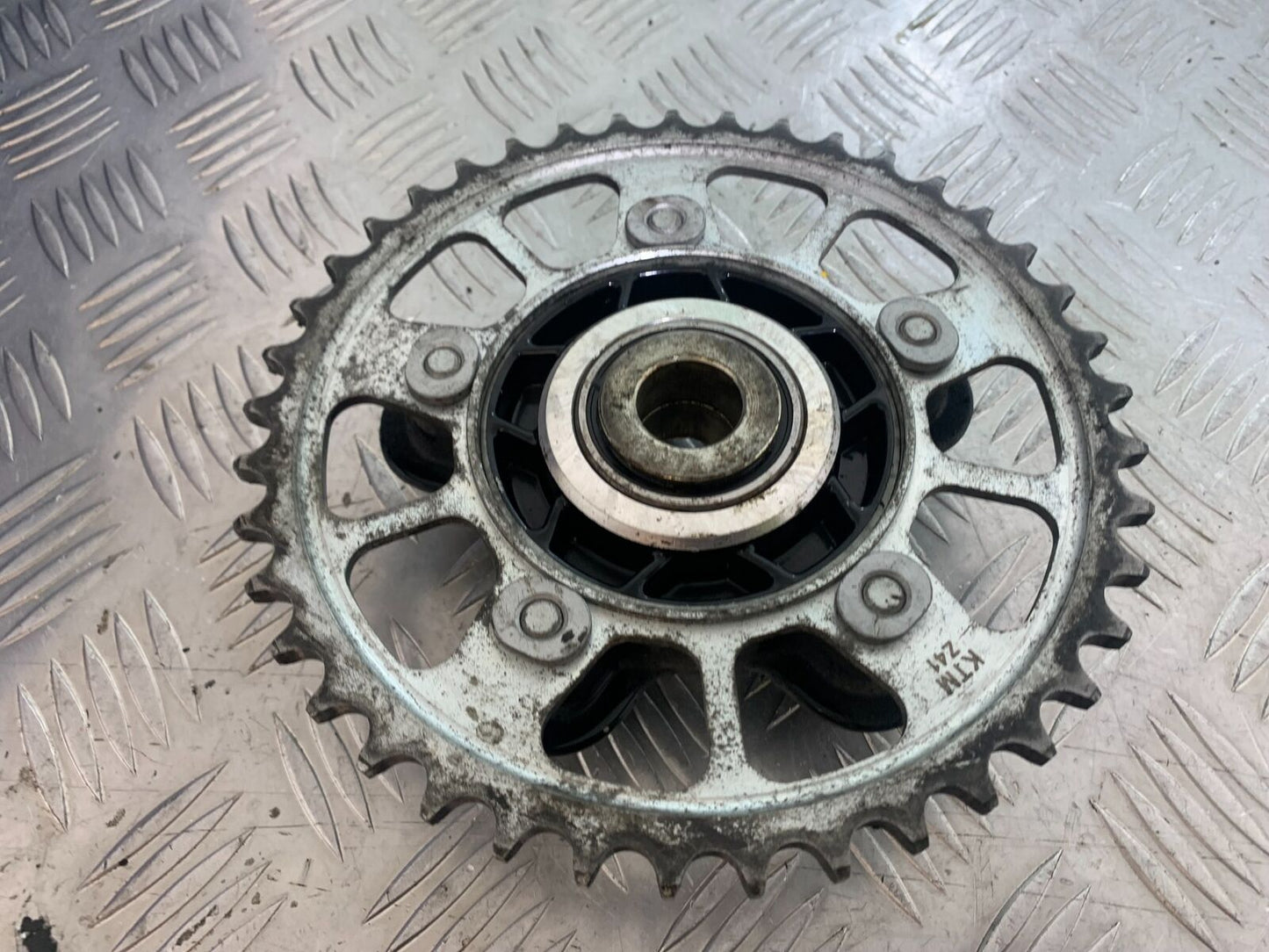 KTM 990 SUPERMOTO T REAR SPROCKET CARRIER   YEAR 2010-2011  (CMB1127)