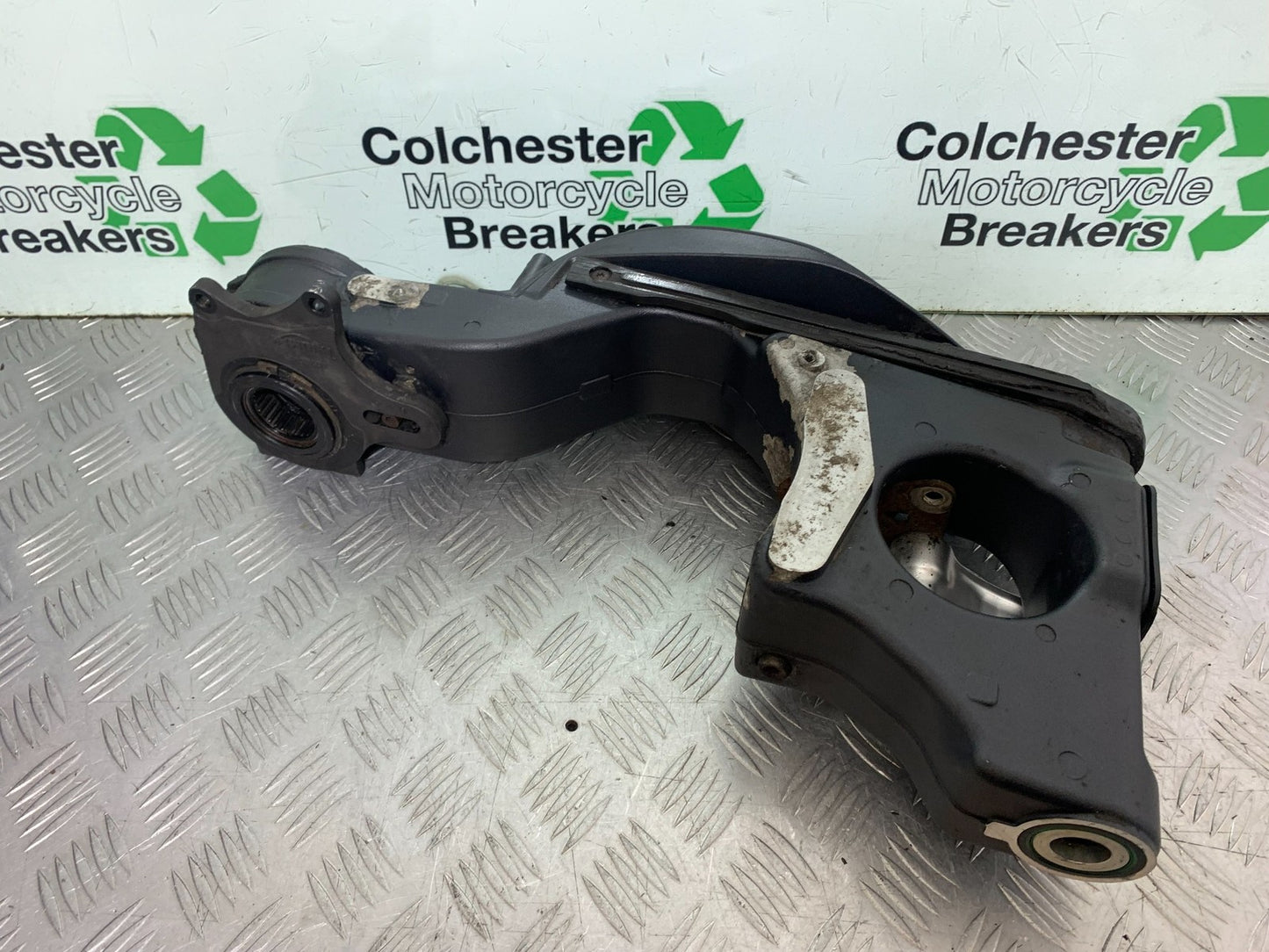 TRIUMPH 1050 SPRINT ST SWINGARM  2003-2011 (CMB1285)