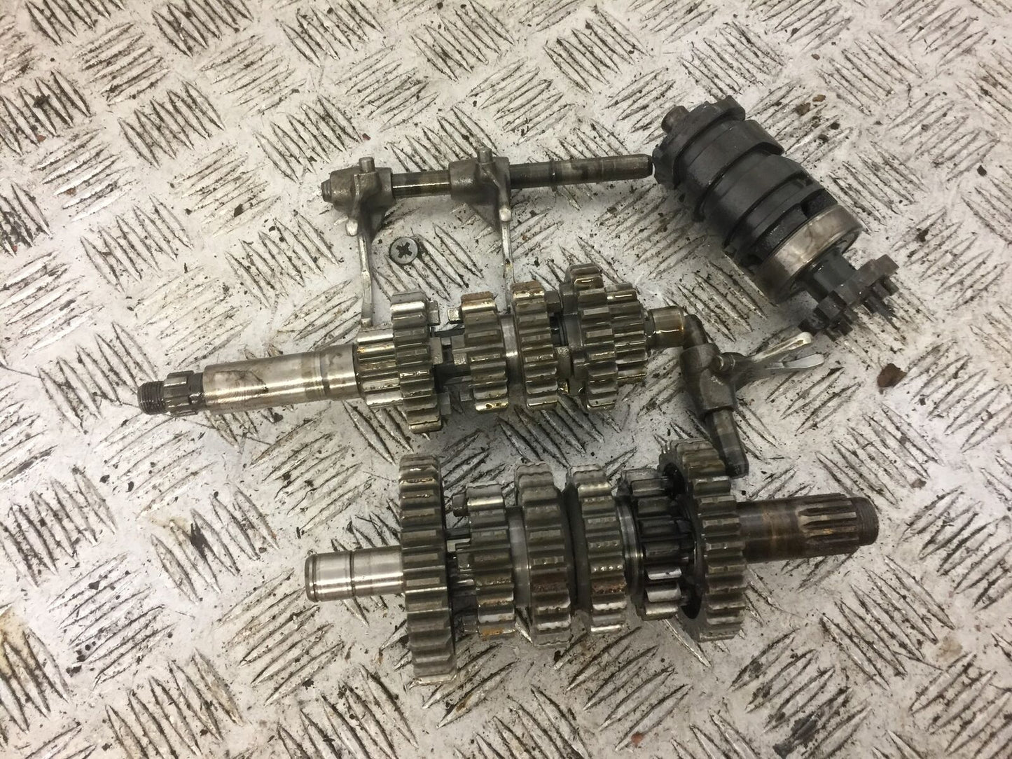 YAMAHA DTR125 DTR 125 DT125 R GEARBOX   YEAR 1992 (STOCK 712)