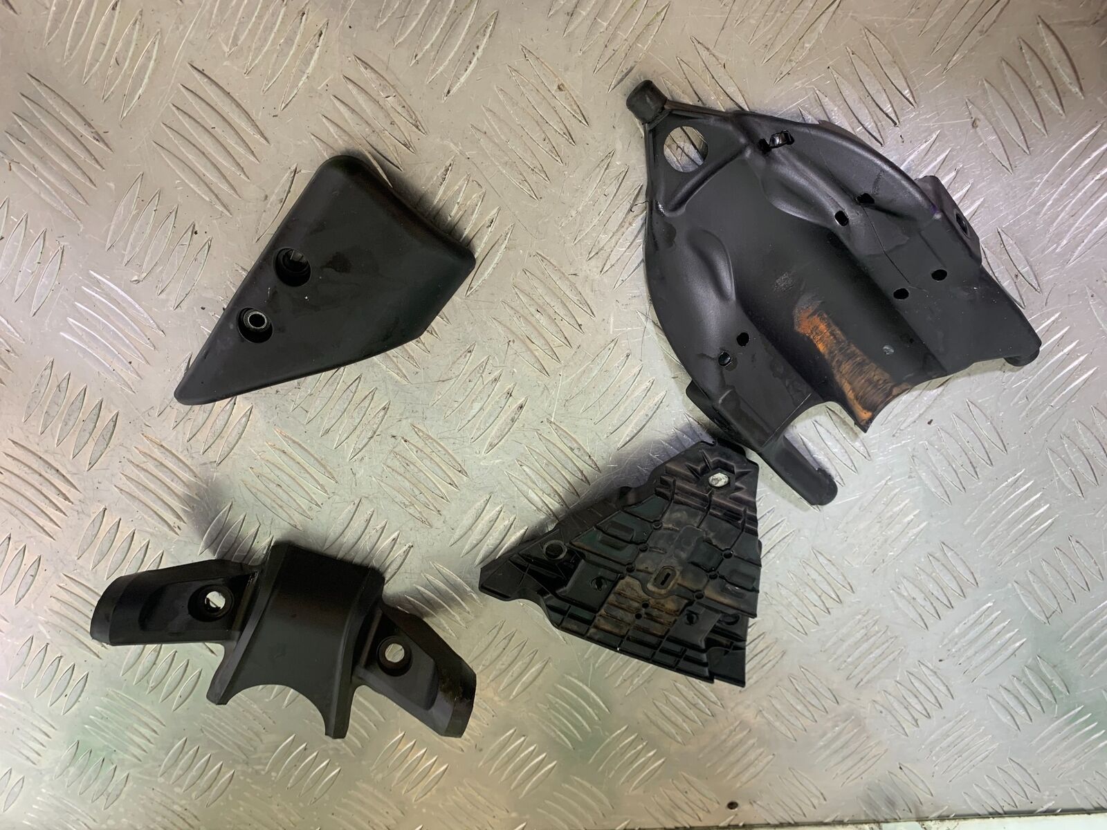 KTM 125 DUKE INFILL COVERS   YEAR 2018-2023 (CMB1083)